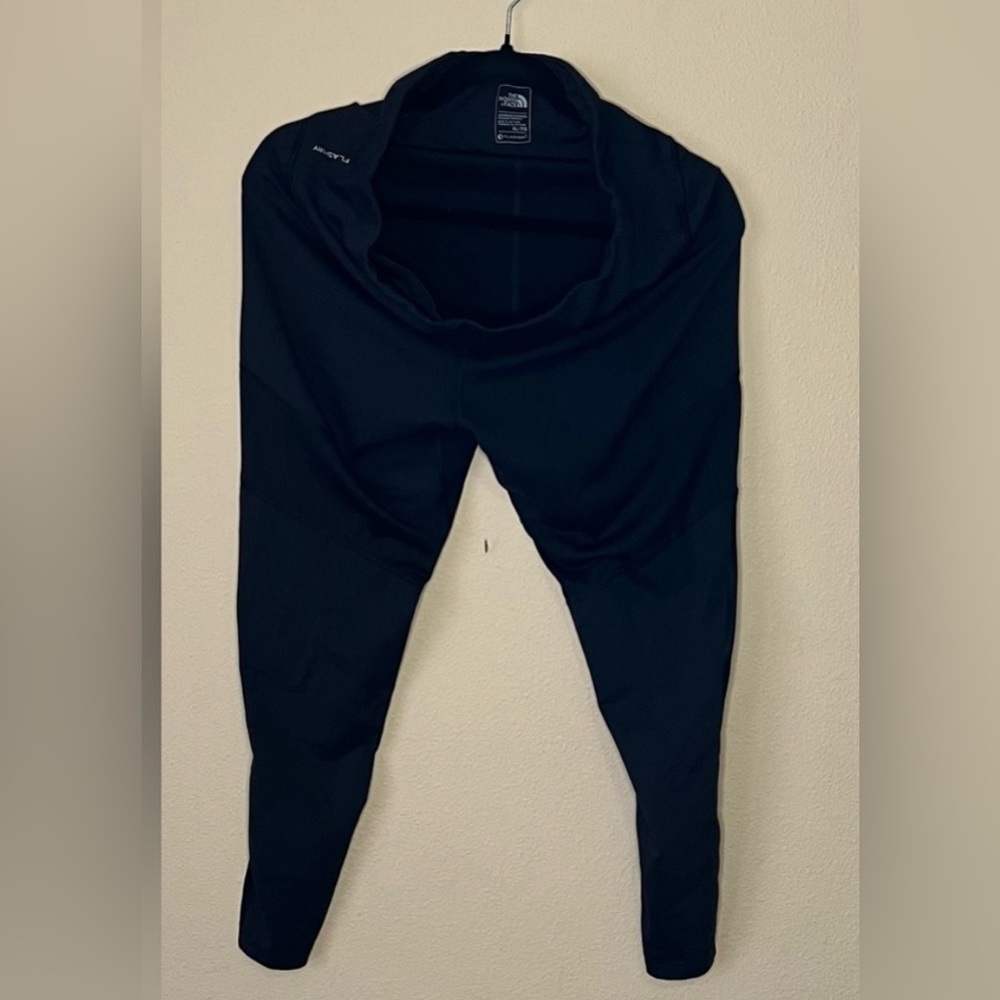 North Face flash dry leggings XL.  EUC
